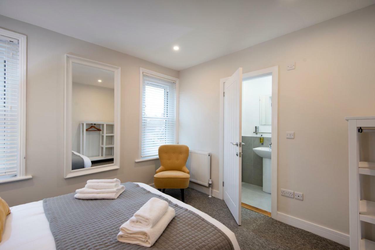 Flat D - Modern, Top Floor, 2 Bedroom, 2 Bathroom Apartment In Central Southsea, ポーツマス エクステリア 写真